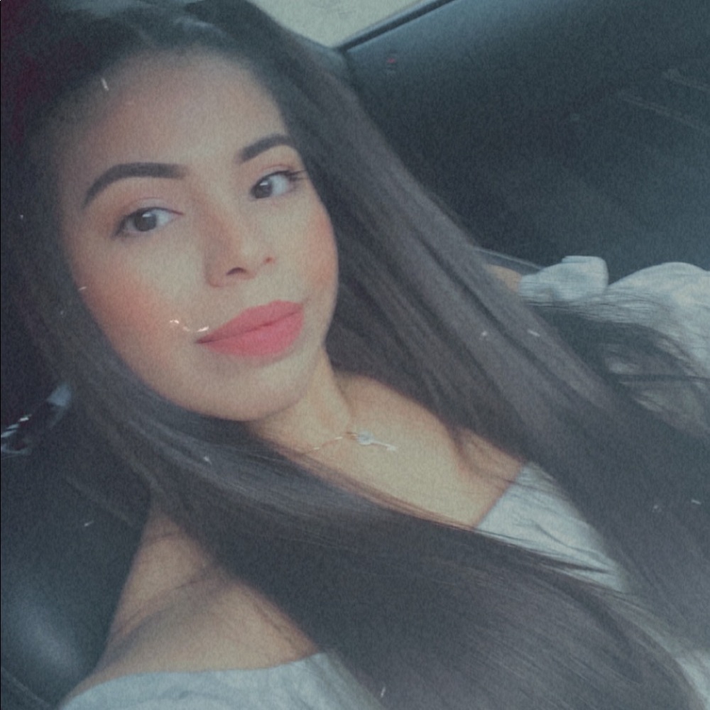 Meet your Posher, Vanessa